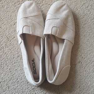 Cushioned slip-ons